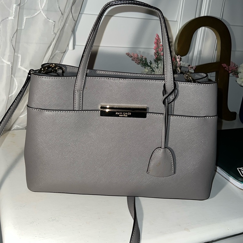 Like New Gray Kate Spade Purse